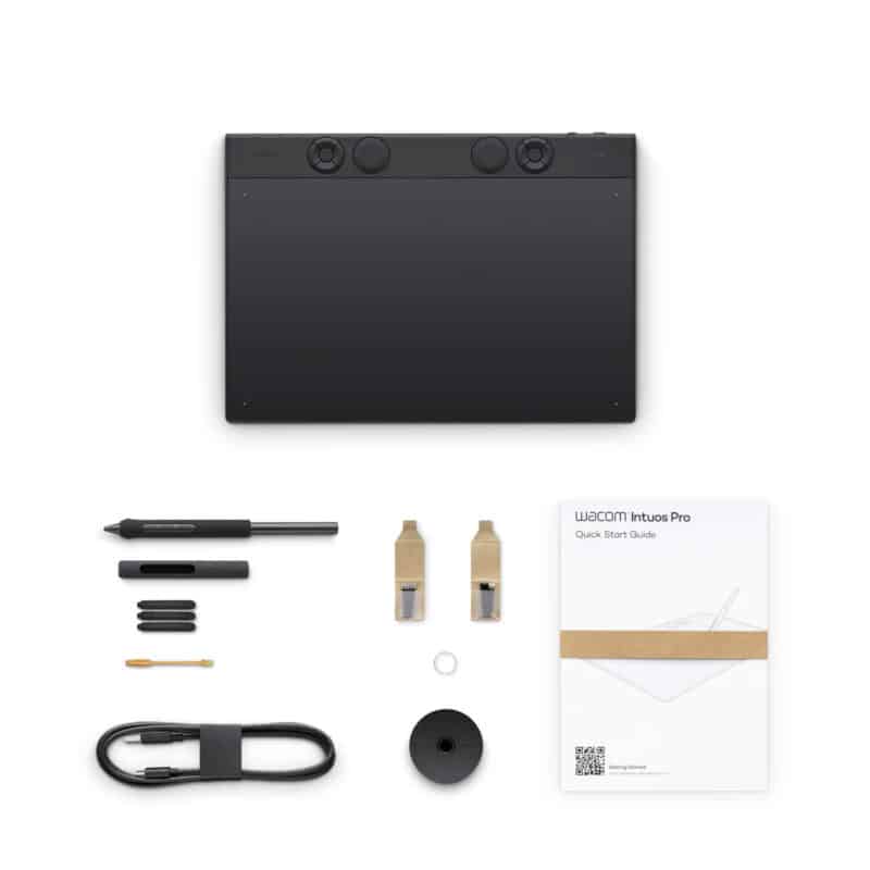 Tablette graphique Wacom Intuos Pro et accessoires.