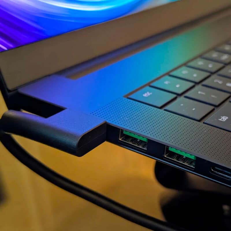 Ports USB sur ordinateur portable moderne